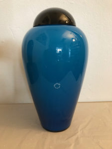 Nason Murano Deckelvase/Ziervase, blau/schwarz, 245.- € – Glas & Design